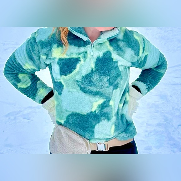 Eddie Bauer multi-coloured blue/green fluffy quarter-zip sweater - Picture 5 of 5
